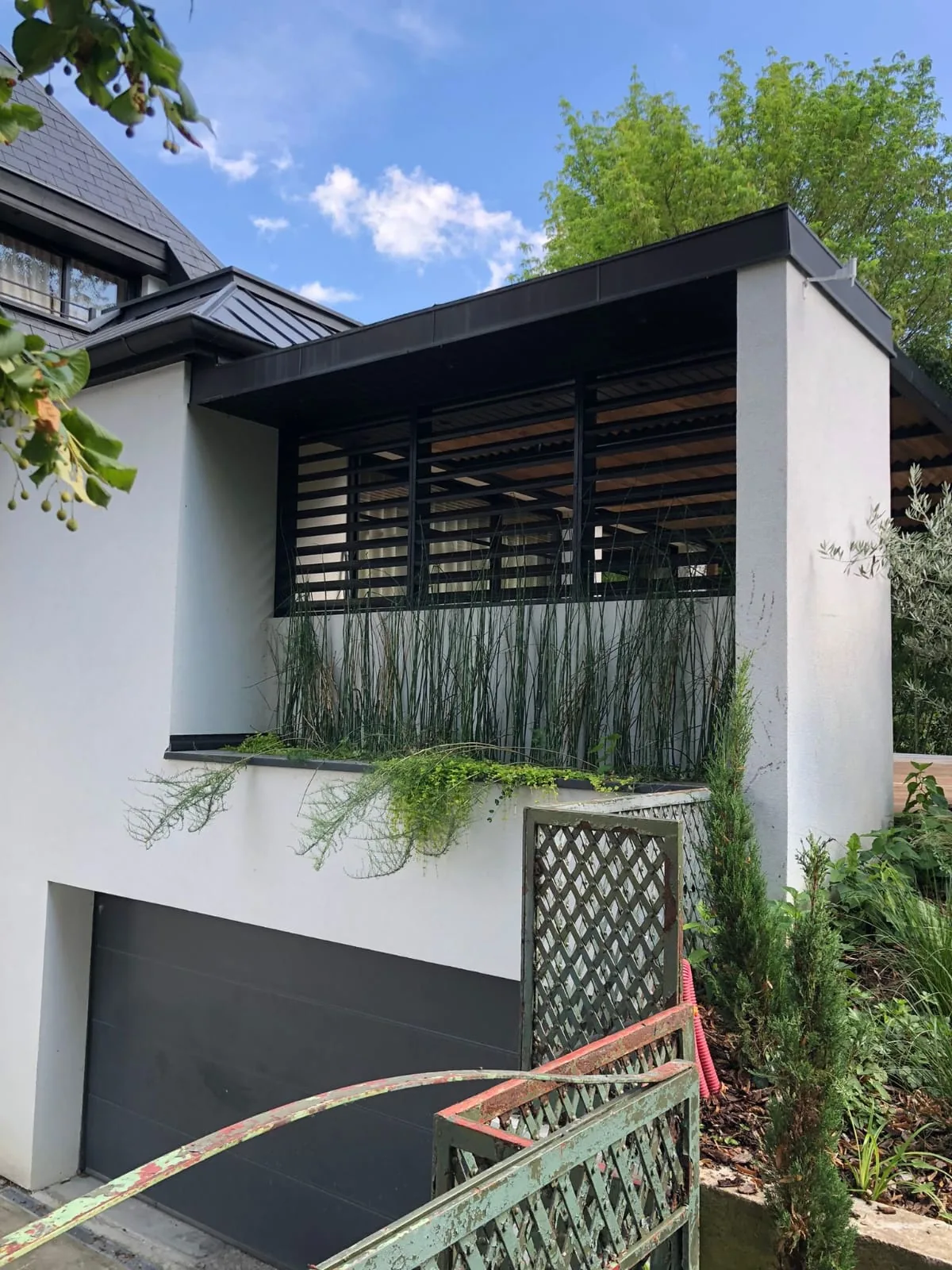 Carport acier moderne sur mesure - Métallerie Maringer